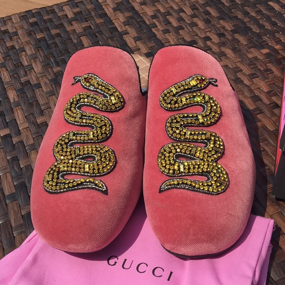 gucci pink velvet shoes
